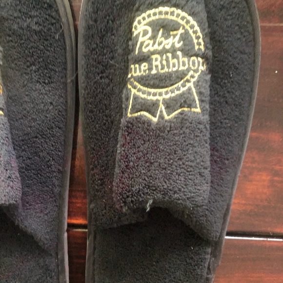 🍺NWOT $1 ADD ON-Pabst Blue Ribbon M Ladies /7-8.5 Fit Ladies slippers or Me… - Picture 5 of 5